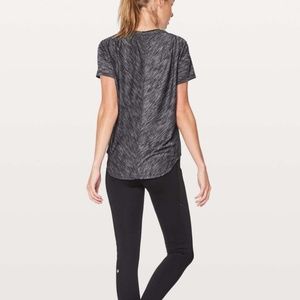 NWT Lululemon Meant to Move tee